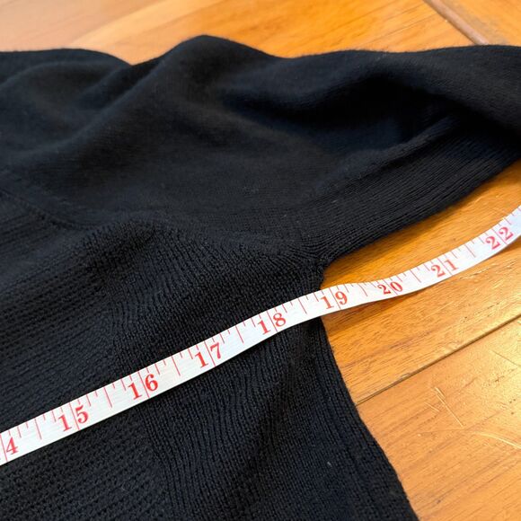 Women Lululemon Crew Neck Knit Wool Blend Sweater Casual Minimalist in Black - Picture 3 of 5